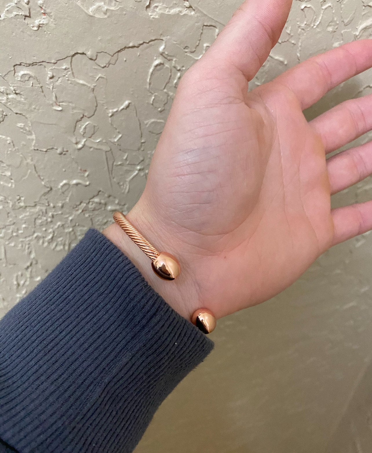 Elegant Twisted Copper Bracelet with Magnetic Therapy