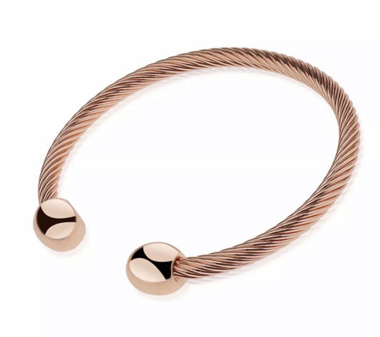 Elegant Twisted Copper Bracelet with Magnetic Therapy